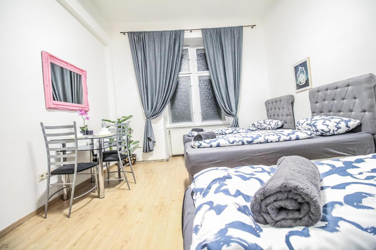 Comfort Quad Room Hn Viena Exterior foto