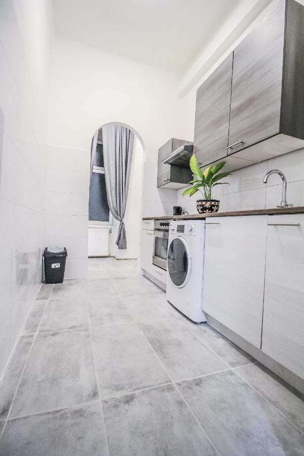 Comfort Quad Room Hn Viena Exterior foto